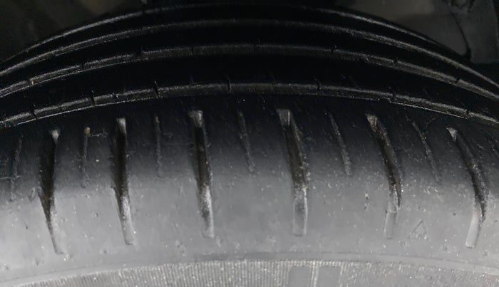 2016 Maruti Baleno ZETA 1.2 K12, Petrol, Manual, 57,794 km, Right Front Tyre Tread
