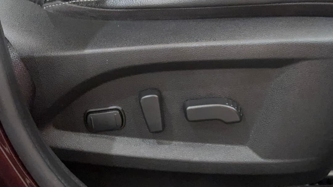 2023 Renault Koleos Zen (4x2), Automatic, 50026 km, Drivers Side Adjustment Panel