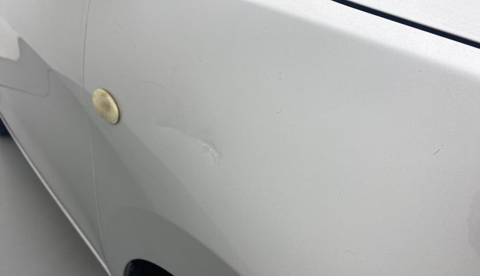 2014 Maruti Celerio VXI d, Petrol, Manual, 90,008 km, Right fender - Slightly dented