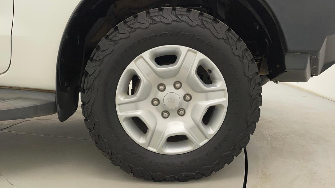 2016 Ford Ranger Xlt 3.2 (4x4), Automatic, 120655 km, Right Front Wheel