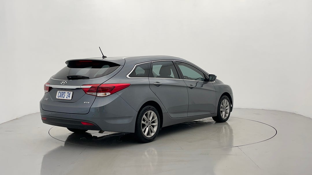 Right Back Diagonal (45- Degree) View