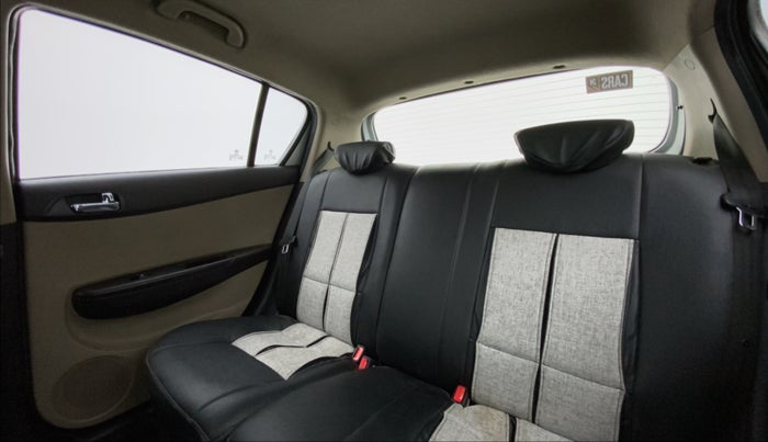 2013 Hyundai i20 SPORTZ 1.2, Petrol, Manual, 52,778 km, Right Side Rear Door Cabin