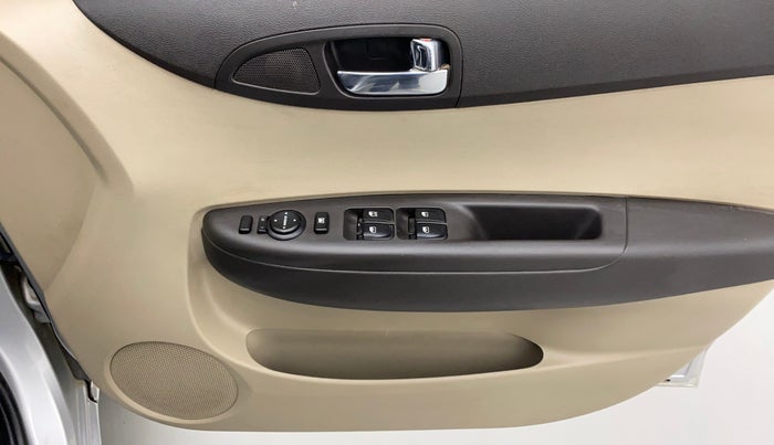 2013 Hyundai i20 SPORTZ 1.2, Petrol, Manual, 52,778 km, Driver Side Door Panels Control