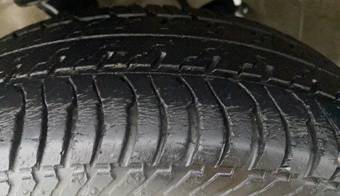 2016 Maruti Alto K10 VXI P, Petrol, Manual, 28,156 km, Right Rear Tyre Tread