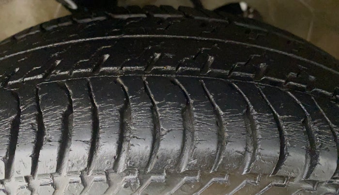 2016 Maruti Alto K10 VXI P, Petrol, Manual, 28,156 km, Left Front Tyre Tread