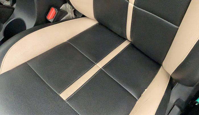 2018 Hyundai Elite i20 SPORTZ 1.2, Petrol, Manual, 54,755 km, Front left seat (passenger seat) - Cover slightly torn