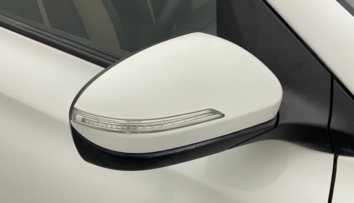 2018 Hyundai Elite i20 SPORTZ 1.2, Petrol, Manual, 54,755 km, Right rear-view mirror - Indicator light has minor damage