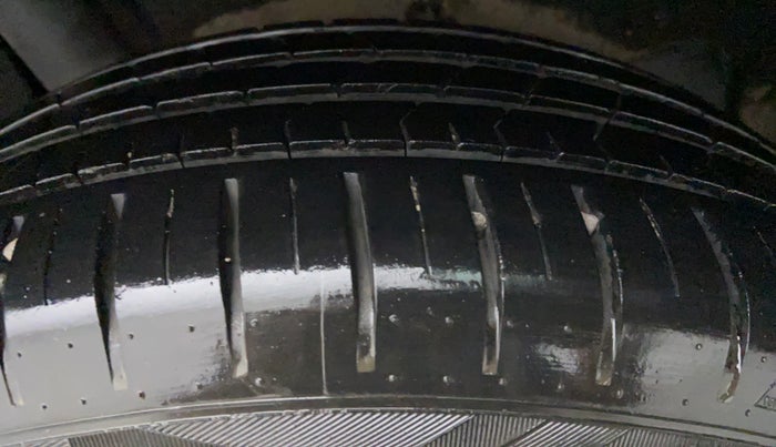 2019 Maruti Baleno ALPHA CVT PETROL 1.2, Petrol, Automatic, 32,351 km, Right Front Tyre Tread