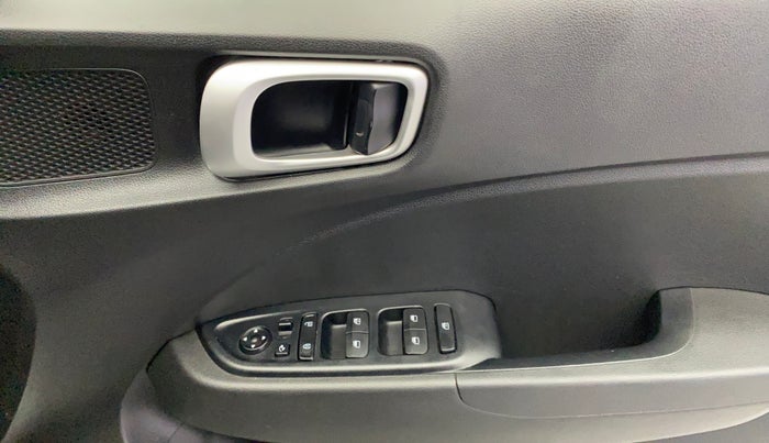 2021 Hyundai VENUE SX PLUS 1.0 TURBO DCT, Petrol, Automatic, 44,107 km, Driver Side Door Panels Control
