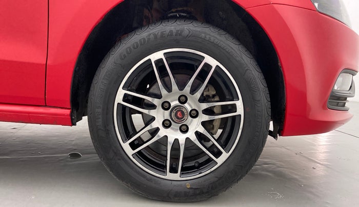 2018 Volkswagen Polo COMFORTLINE 1.0 PETROL, Petrol, Manual, 21,897 km, Right Front Wheel