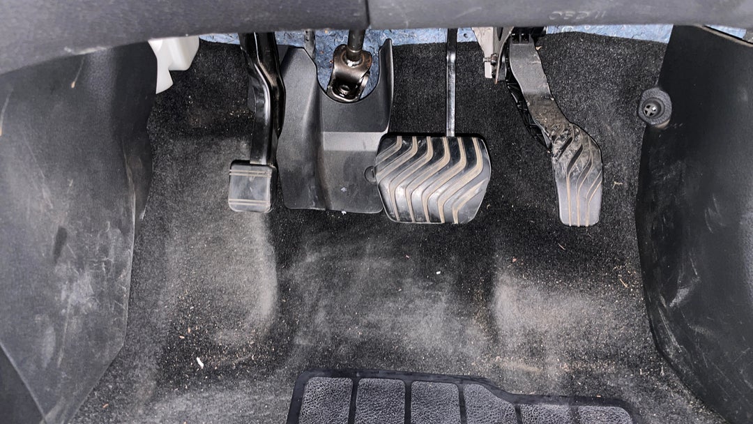 2020 Nissan X-trail St (4x2), Automatic, 103957 km, Pedals and Footmat