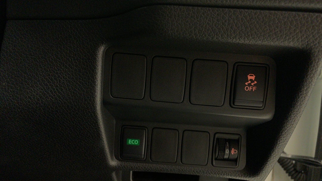 2020 Nissan X-trail St (4x2), Automatic, 103957 km, Utility Switches/Buttons