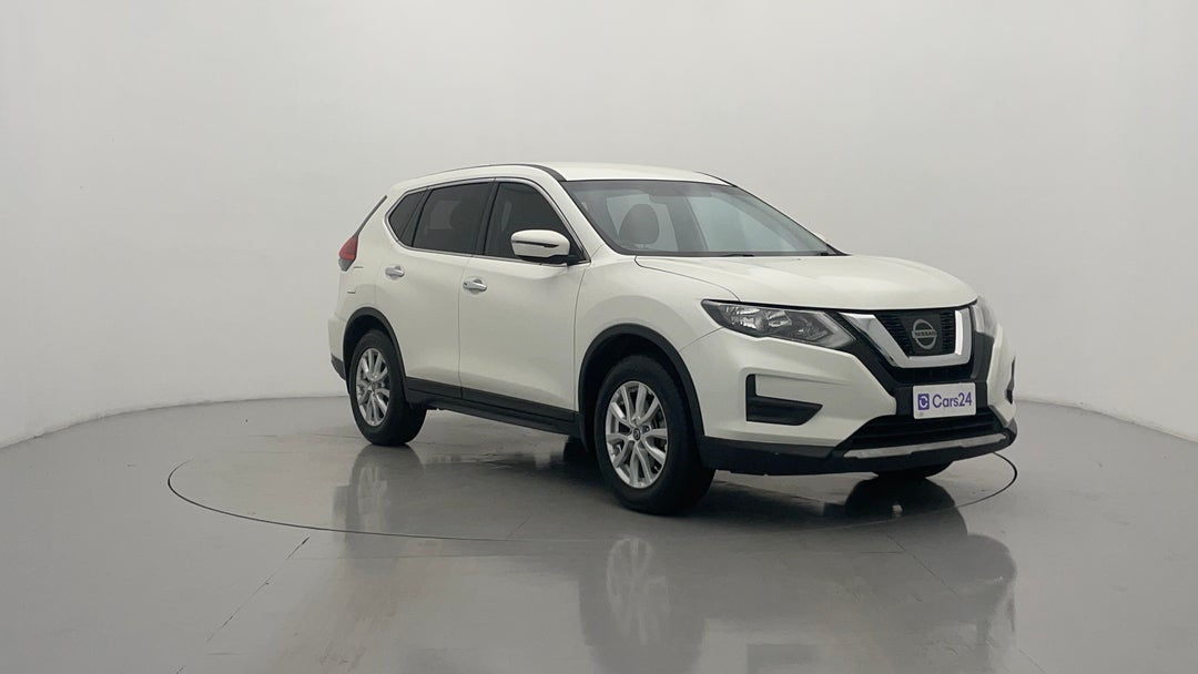 2020 Nissan X-trail St (4x2), Automatic, 103957 km, Right Front Diagonal (45- Degree) View