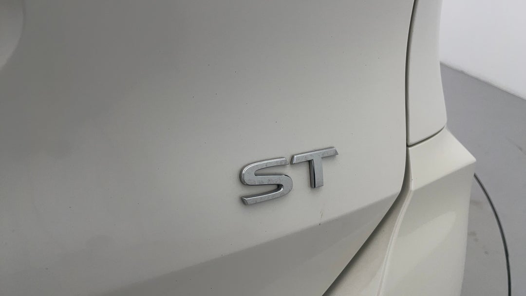 2020 Nissan X-trail St (4x2), Automatic, 103957 km, Badge (Boot Right Side)