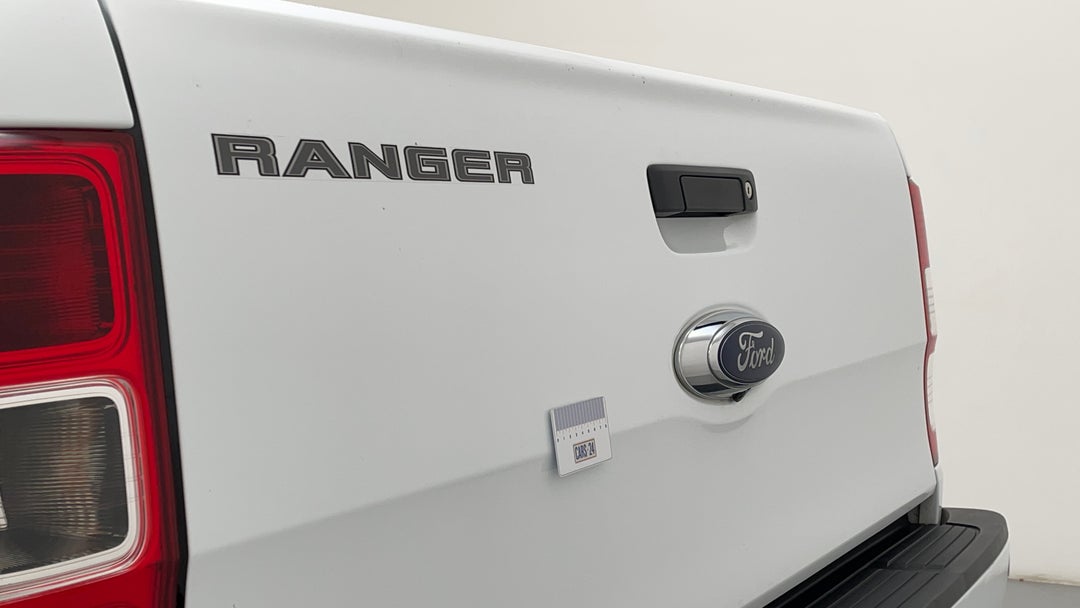 Boot / Tailgate Tailgate Dent