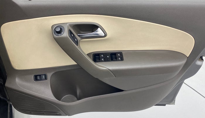 2014 Volkswagen Vento HIGHLINE DIESEL, Diesel, Manual, 89,558 km, Driver Side Door Panels Control