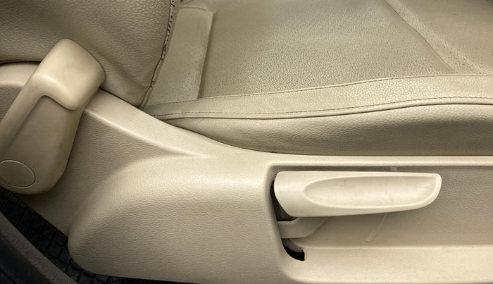 2014 Volkswagen Vento HIGHLINE DIESEL, Diesel, Manual, 89,558 km, Driver Side Adjustment Panel