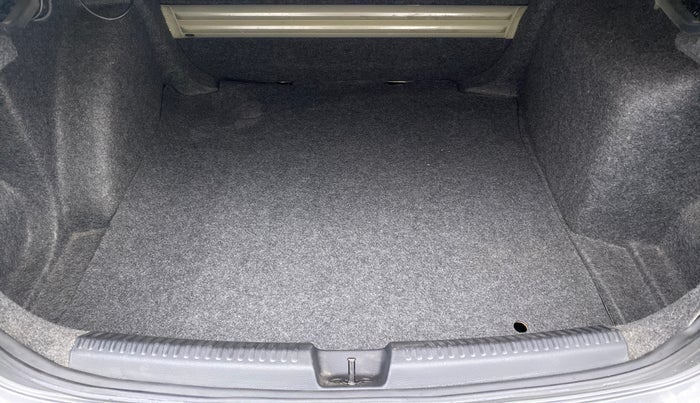 2014 Volkswagen Vento HIGHLINE DIESEL, Diesel, Manual, 89,558 km, Boot Inside