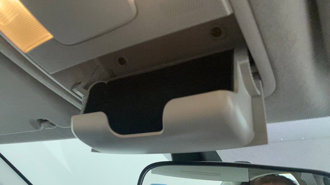 On-Roof Controls/Sunglass holder