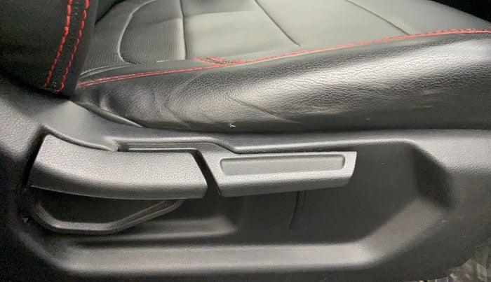 2019 Hyundai VENUE SX PLUS 1.0 TURBO DCT, Petrol, Automatic, 40,512 km, Driver Side Adjustment Panel