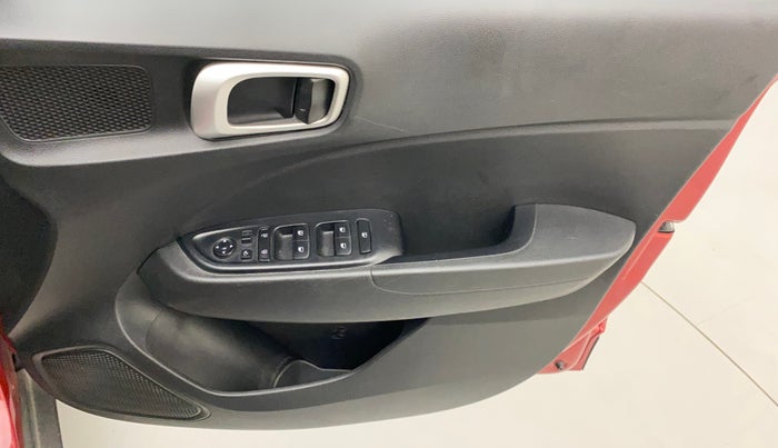 2019 Hyundai VENUE SX PLUS 1.0 TURBO DCT, Petrol, Automatic, 40,512 km, Driver Side Door Panels Control