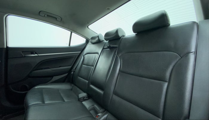 2017 Hyundai New Elantra 2.0 SX(O) AT PETROL, Petrol, Automatic, 69,854 km, Right Side Rear Door Cabin
