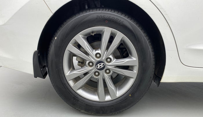 2017 Hyundai New Elantra 2.0 SX(O) AT PETROL, Petrol, Automatic, 69,854 km, Right Rear Wheel