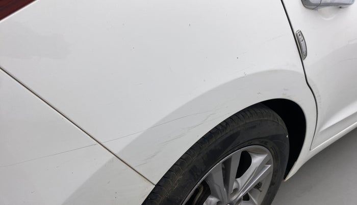 2017 Hyundai New Elantra 2.0 SX(O) AT PETROL, Petrol, Automatic, 69,854 km, Right quarter panel - Minor scratches