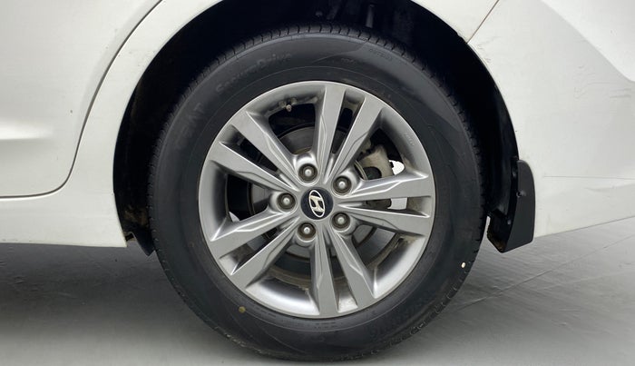 2017 Hyundai New Elantra 2.0 SX(O) AT PETROL, Petrol, Automatic, 69,854 km, Left Rear Wheel