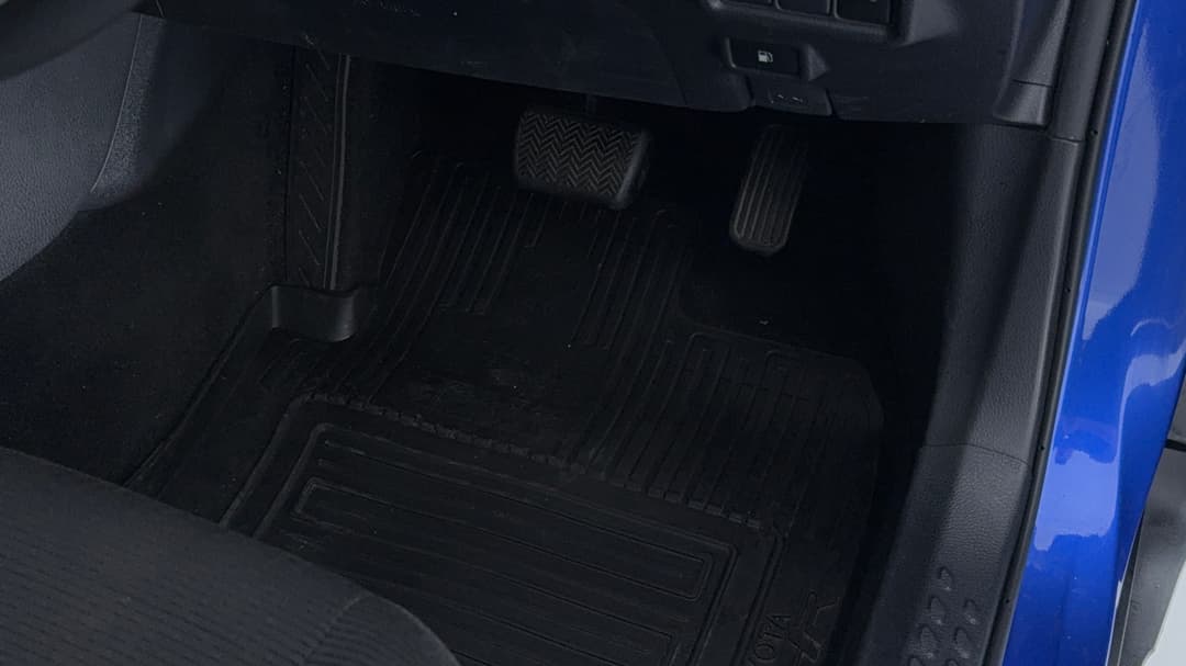 2019 Toyota C-HR (2WD), Automatic, 121224 km, Pedals and Footmat