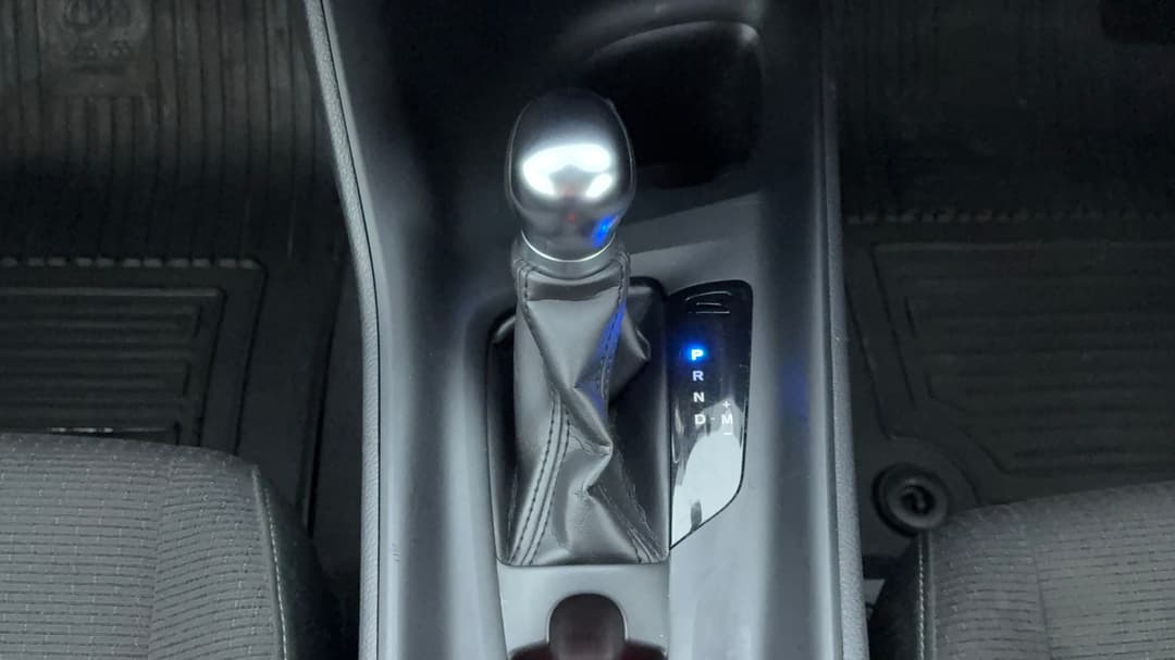 2019 Toyota C-HR (2WD), Automatic, 121224 km, Gear Lever 