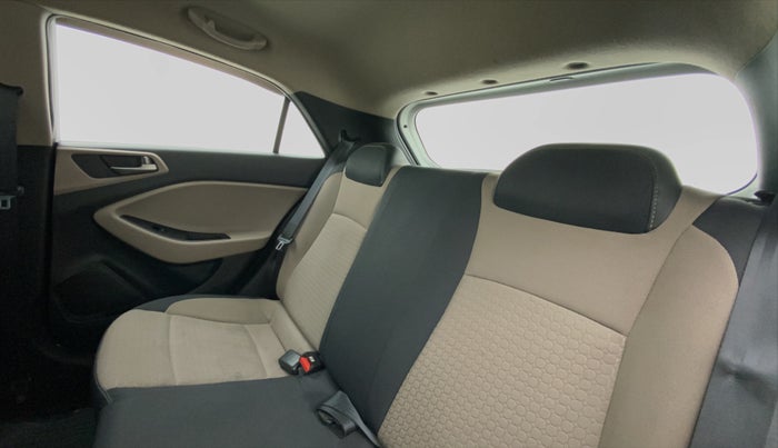 2017 Hyundai Elite i20 Magna Executive 1.2, Petrol, Manual, 19,791 km, Right Side Rear Door Cabin