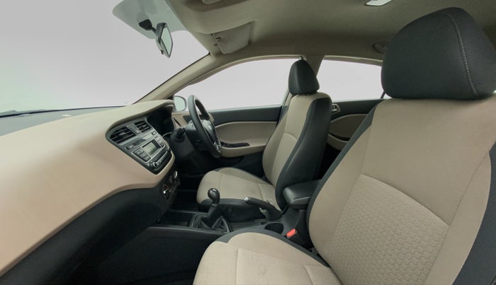 2017 Hyundai Elite i20 Magna Executive 1.2, Petrol, Manual, 19,791 km, Right Side Front Door Cabin