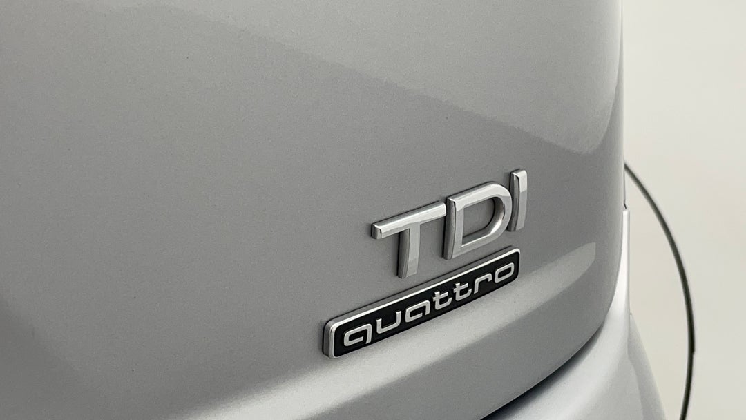 Badge (Boot Right Side)