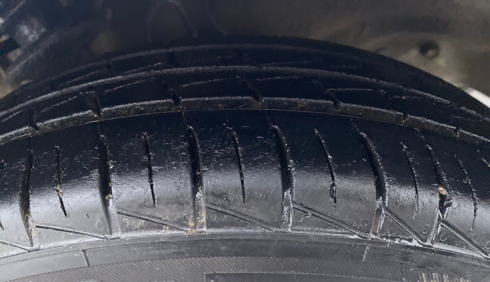 2019 Maruti Alto LXI, Petrol, Manual, 19,884 km, Right Front Tyre Tread