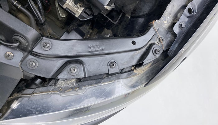 2013 Volkswagen Vento HIGHLINE PETROL, Petrol, Manual, 97,548 km, Left headlight - Clamp has minor damage