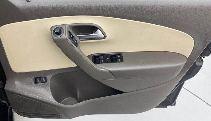 2013 Volkswagen Vento HIGHLINE PETROL, Petrol, Manual, 97,548 km, Driver Side Door Panels Control