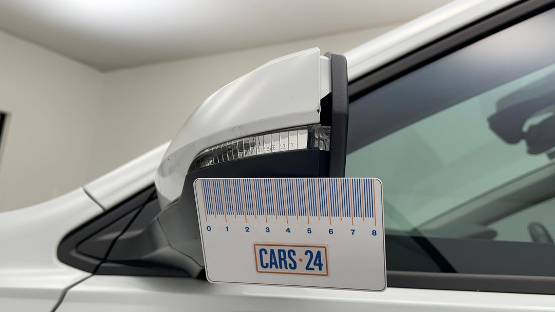 Side Mirrors Housing LHS Scratch