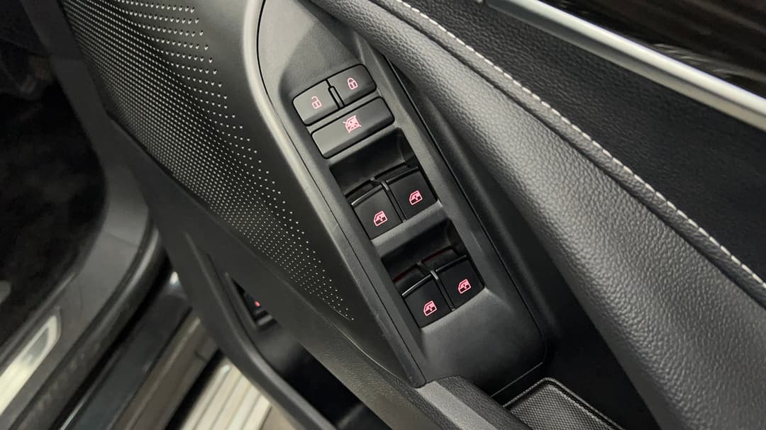 2023 LDV D90 Executive (2WD), Automatic, 26817 km, Drivers Side Door Panel Controls