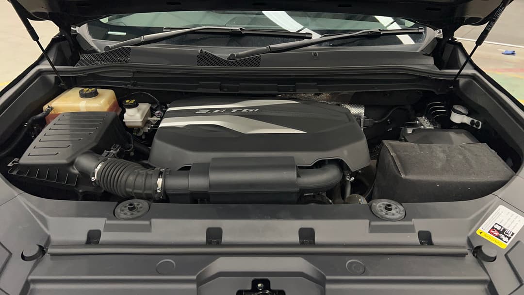 2023 LDV D90 Executive (2WD), Automatic, 26817 km, Open Bonnet (Engine)