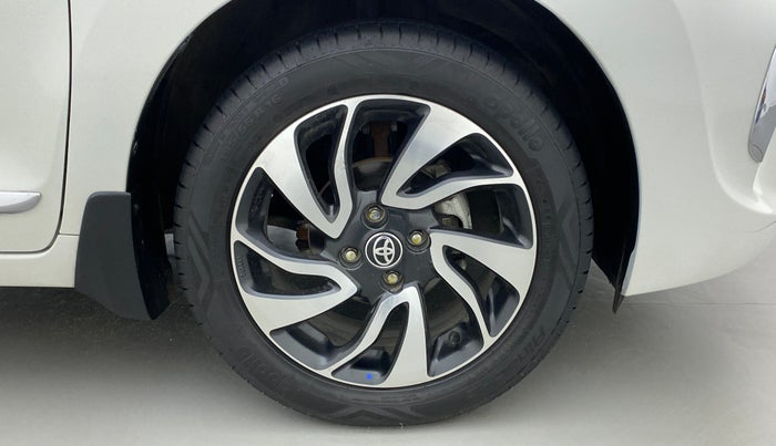 2021 Toyota Glanza V, Petrol, Manual, 18,647 km, Right Front Wheel