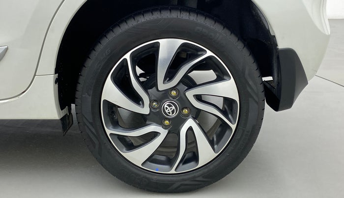 2021 Toyota Glanza V, Petrol, Manual, 18,647 km, Left Rear Wheel