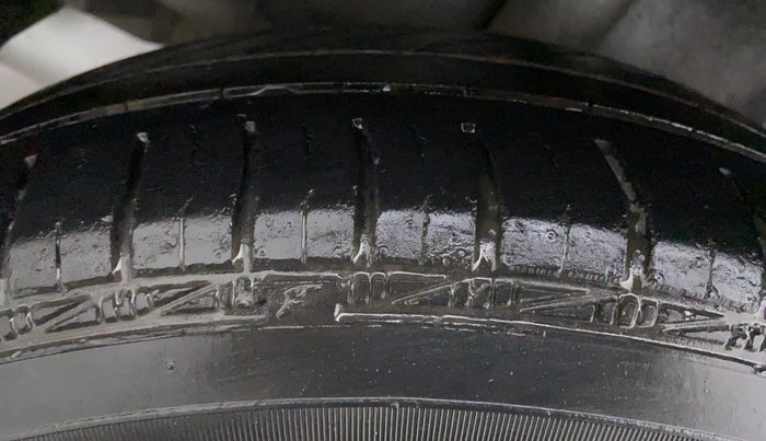 2011 Maruti Swift Dzire VXI, Petrol, Manual, 37,544 km, Right Rear Tyre Tread