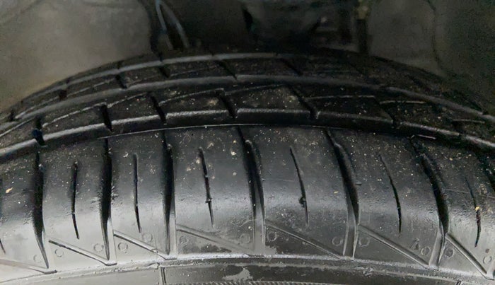 2020 Maruti Alto LXI, Petrol, Manual, 3,867 km, Left Front Tyre Tread
