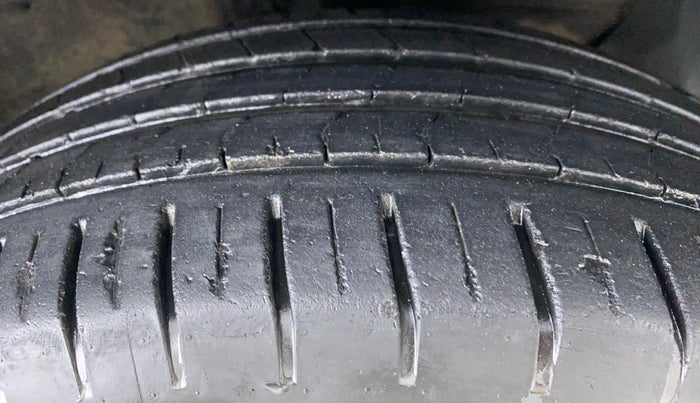 2015 Hyundai Elite i20 ASTA 1.2, Petrol, Manual, 19,053 km, Right Front Tyre Tread