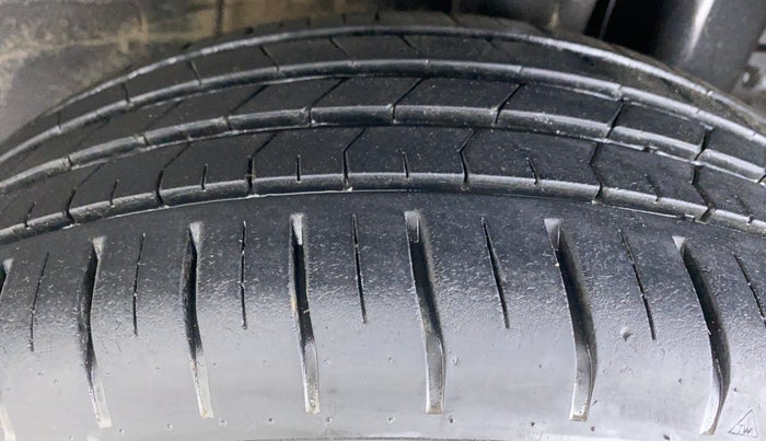 2015 Hyundai Elite i20 ASTA 1.2, Petrol, Manual, 19,053 km, Left Rear Tyre Tread