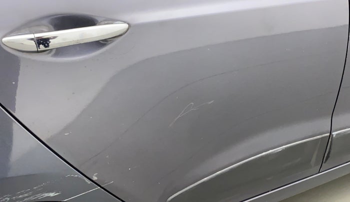 2013 Hyundai Grand i10 SPORTZ 1.1 CRDI, Diesel, Manual, 1,08,985 km, Right rear door - Minor scratches