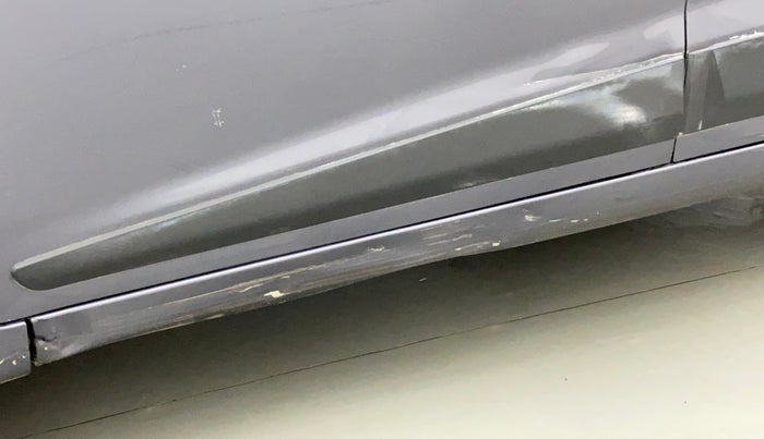 2013 Hyundai Grand i10 SPORTZ 1.1 CRDI, Diesel, Manual, 1,08,985 km, Left running board - Minor scratches