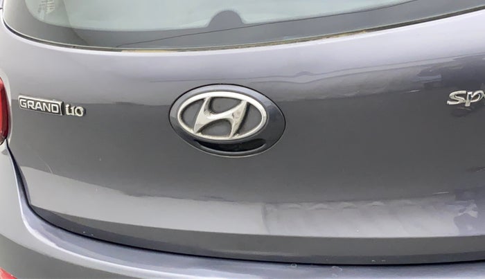 2013 Hyundai Grand i10 SPORTZ 1.1 CRDI, Diesel, Manual, 1,08,985 km, Dicky (Boot door) - Slightly dented