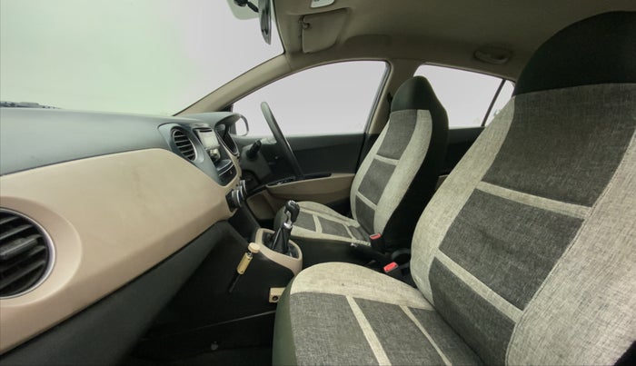 2013 Hyundai Grand i10 SPORTZ 1.1 CRDI, Diesel, Manual, 1,08,985 km, Right Side Front Door Cabin
